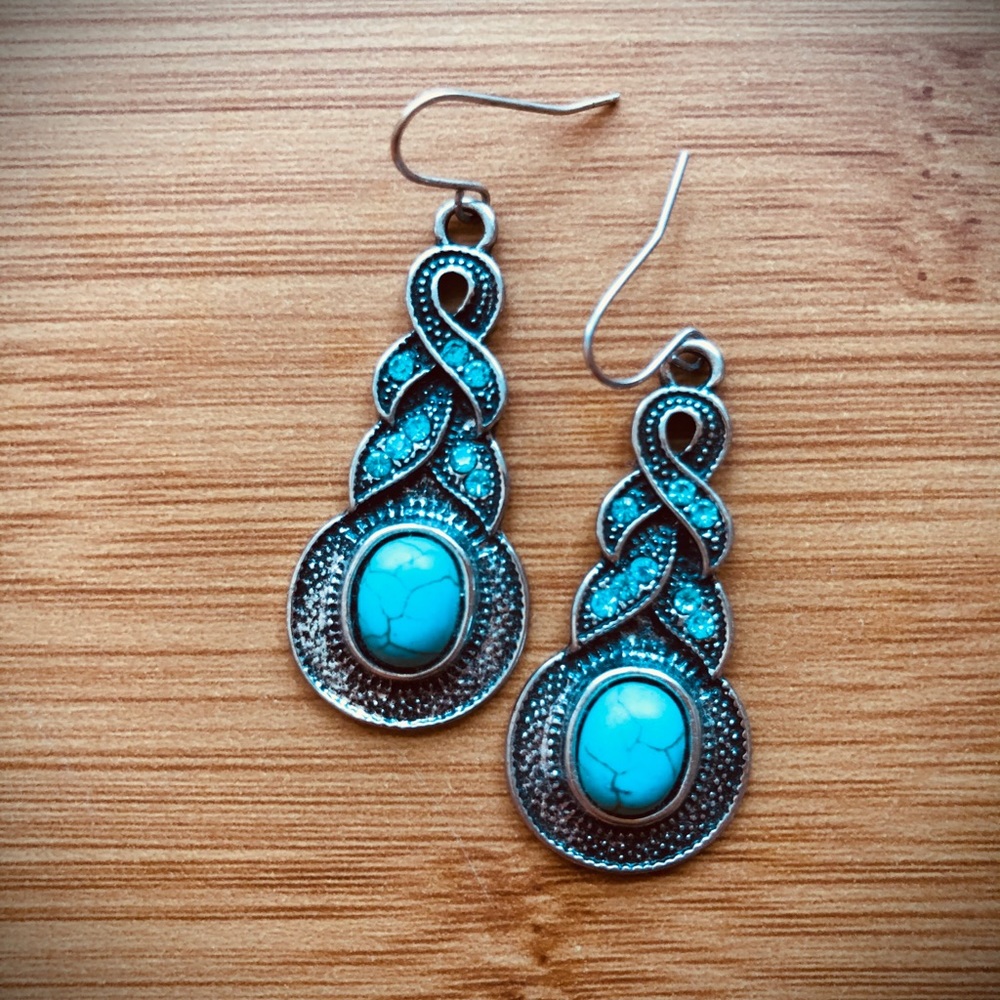 Turquoise dangling earrings